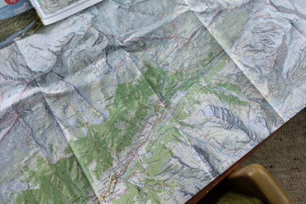 Spielplatz Endzeit: Digital rites in alpine borderlands